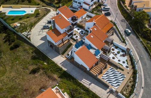 Falésias da Arrifana - Foto 1