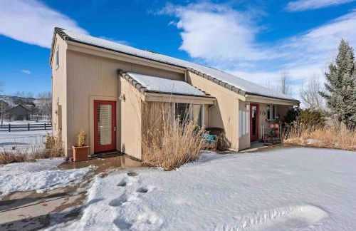 New! Cozy north Boulder guesthouse! - Photo 1