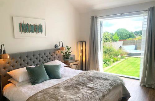 The Cuckoo's Retreat - Luxurious home with private garden & jacuzzi - Photo 34