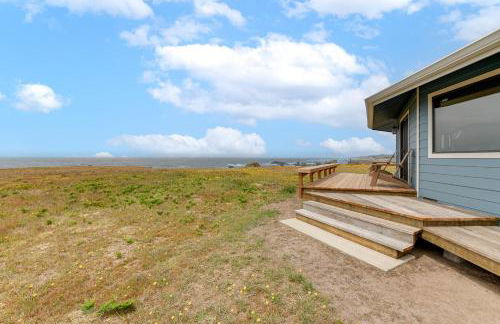 Walk to Beach Luxury Oceanfront Escape in Caspar - Photo 16