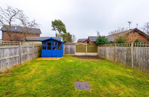 Relaxing 3 Bedroom Chester Home with garden - Photo 22