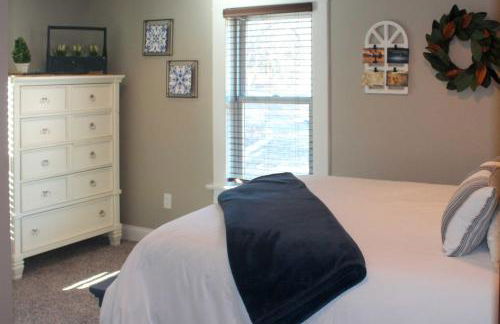 Scenic Yankton Retreat with Fire Pit 1 Mi to Lake! - Foto 18