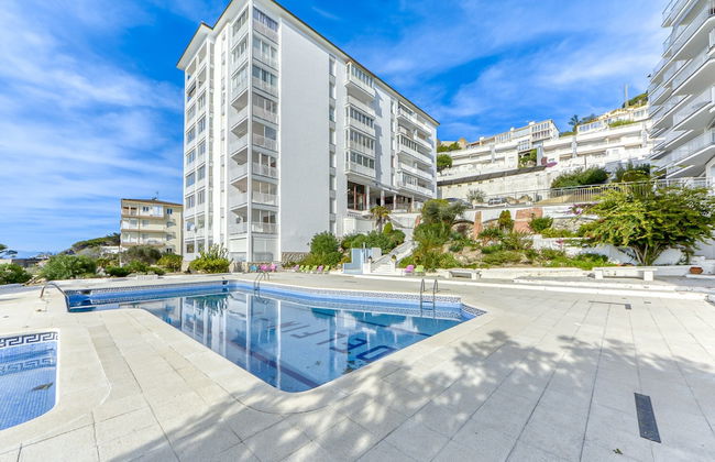 Apartment in Roses With Stunning Beachfront Views - Photo 20