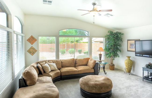 Near Great Shopping & Dining! Pool Table & Games! - Foto 13