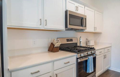 Brand New Designer Home - 5 minutes from East Port - Foto 19