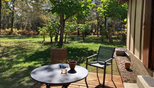 Maison en forêt, calme, proche village et piste cyclable - meublé 3 étoiles - Foto 5, Garden