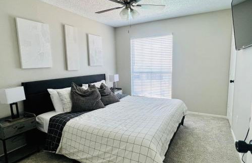 6 Bedroom Home with Pool, Centrally Located - Foto 8