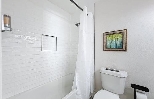 Newly Renovated | Minutes to Riverwalk & Beaches | Tampa Heights - Foto 59