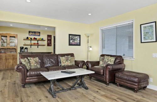 Sandy Feet Retreat -- Lakefront Retreat With Sand Volleyball Court! - Foto 30