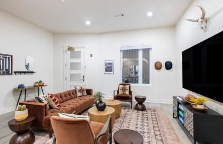 Sleeps 28 2 Units Near DT Nashville Outrider by AvantStay - Foto 78