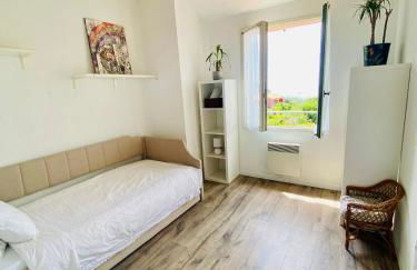 Panoramic Sea View Villa in private residence with pool - Photo 46