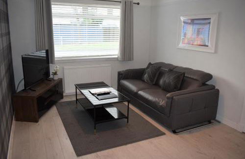 3 Bedroom-Kelpies Serviced Apartments Burns - Foto 1