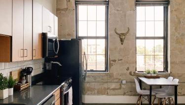 Modern Loft w/ View - Foto 3