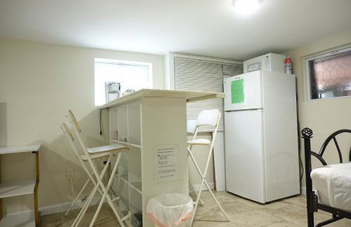 Best EWR Airport Studio-Hot Tub-Free Parking - Foto 36