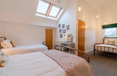 Firecrest - Photo 21