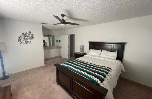 Quaint Vintage Ranch Style 4BedRoom 2Bath Sleeps 10 - Foto 9