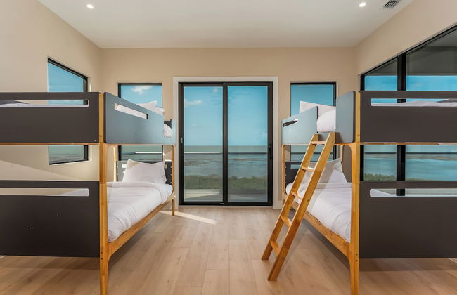 Spacious Bay - Photo 30