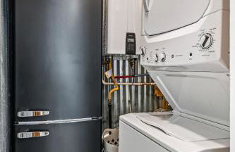 East Austin 2BR 1BA w Patio and Grill, Pet-Friendl Walk to 6th By Austin Vacay - Foto 35