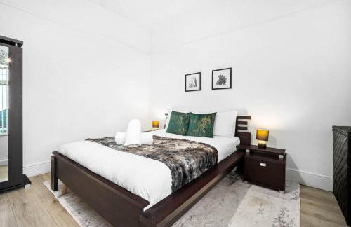 Stylish 4 Bedroom Townhouse - Edgbaston - Near Birmingham City Centre - Sleeps 8 - Parking - 578P - Foto 12