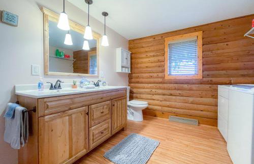 Elkhorn 3 Bedroom 2 Bathroom Log Cabin Sleeps 8 - Lincoln Log Cabin - Foto 14
