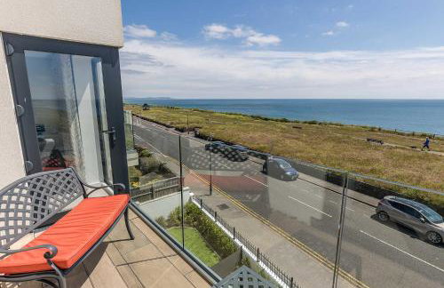 Beachcliff - On the Seafront with Two Balconies - Photo 5