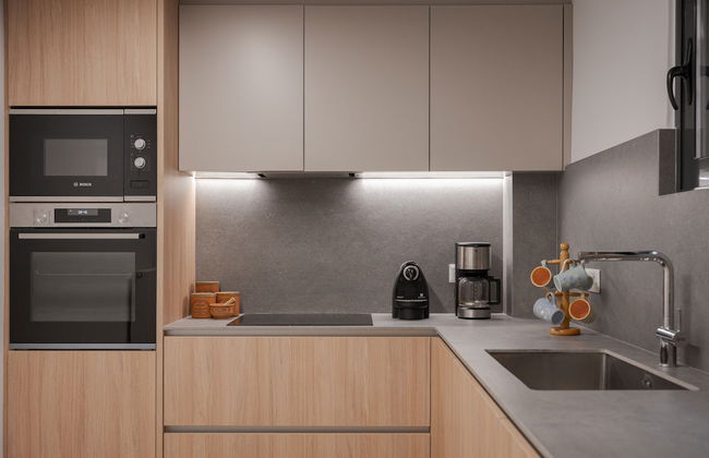 Athenian Riviera Secluded Apartment - Photo 13