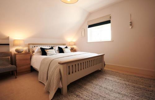 Footprints-comfortable and modern one bedroom Apartment - walking distance to the pretty harbour - Photo 5