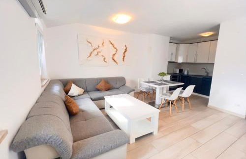 Dina Apartment - Photo 2