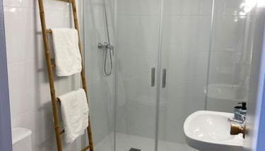 Charles Apartment - Foto 3, towels, Shower