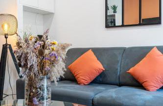 Terrasse et balnéo au cœur de Monplaisir - Photo 2