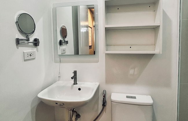 A Smooth & Cozy City Loft - Photo 16