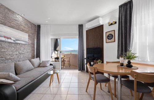 Aquarius Apartments - Beachside with Heated Pool - Foto 19