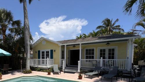 Palm Ridge House with Heated Pool and Cabana Near Beach - Foto 2, sunbed