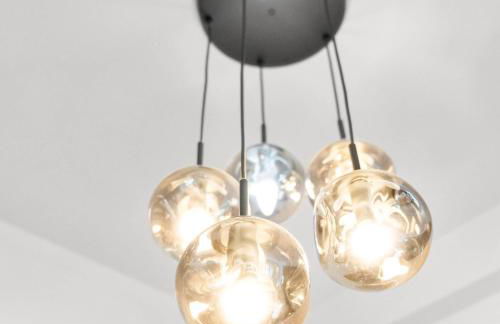 Three Bed House - Parking - Garden - Fast Wi-Fi 19LL - Foto 50