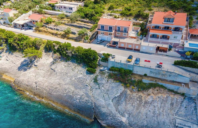 Beachfront Holiday Home - Foto 32