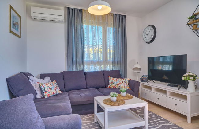 Luxury Seaside Apartment by Litto - Photo 25