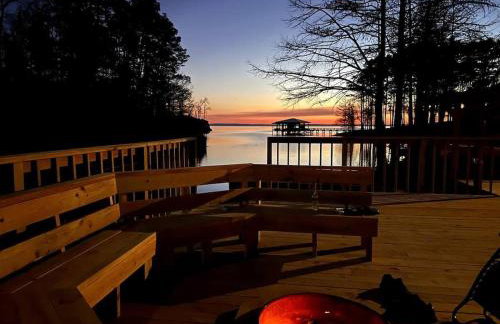 Lakefront 3BR with Bunkhouse and Kayaks, Rowboat Included - Foto 3