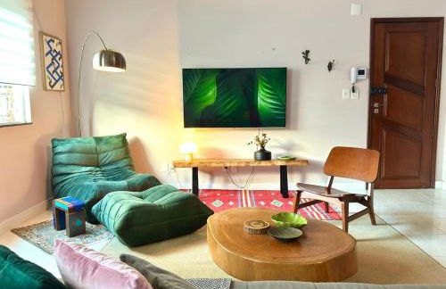 Descubra a Casa Felicidade em Belém! Climatizada, com sala ampla, 2 quartos, mezanino e Wi-Fi veloz. Localização central perto de atrações e gastronomia. Viva a Amazônia com conforto exclusivo. Reserve já sua experiência inesquecível! - Photo 12