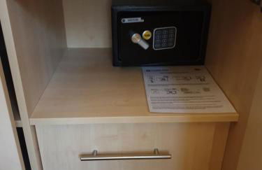 London Luxury Apartments 3 Bedroom Sleeps 8 with 3 Bathrooms 5 mins Walk to tube station free parking - Foto 11