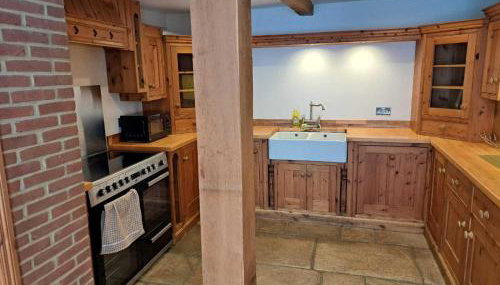 Captains House - Photo 5