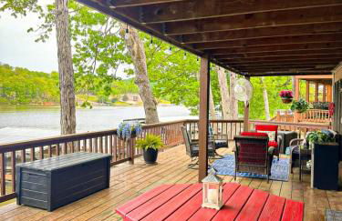 Lakefront Home 4Bed3BathDockFirepitGrill-12PP - Foto 66