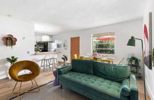 Stylish 2 BR Condo - Free Parking on Premises - Foto 7