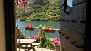 CASA PIXURRI en Lanuza compuesta de 5 apartamentos turísticos en casona pirenaica, a 10 minutos de las ESTACIONES de ESQUÍ de FORMIGAL-PANTICOSA - Foto 2