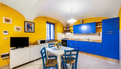 Bilocale in centro con parcheggio gratuito 4 persone - Foto 3