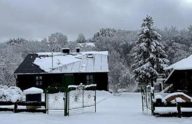 Drewniana chata nad stawem - Foto 33