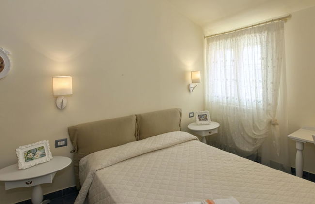 Villa with Salt Water & Heated Pool & Hot Tub near sea - Foto 15