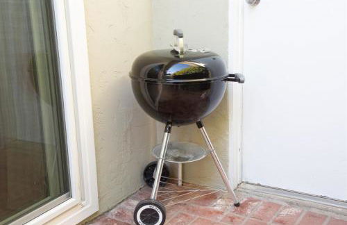 Live the Beach Life in a Quaint Shell Cottage - Foto 26