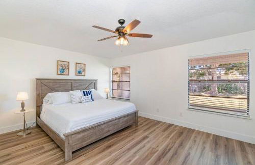 Melbourne Beach 4/3 Home steps to Beach w/Jacuzzi - Foto 24