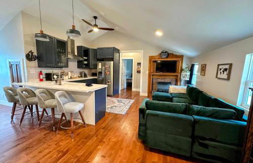 8 Cats Cincinnati-Cozy Poolside Apartment Near Zoo - Foto 14