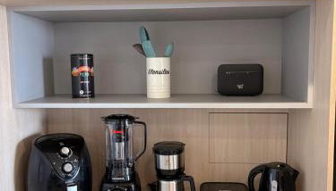 Modern studio, close to everything with garage and air conditioning - Foto 2